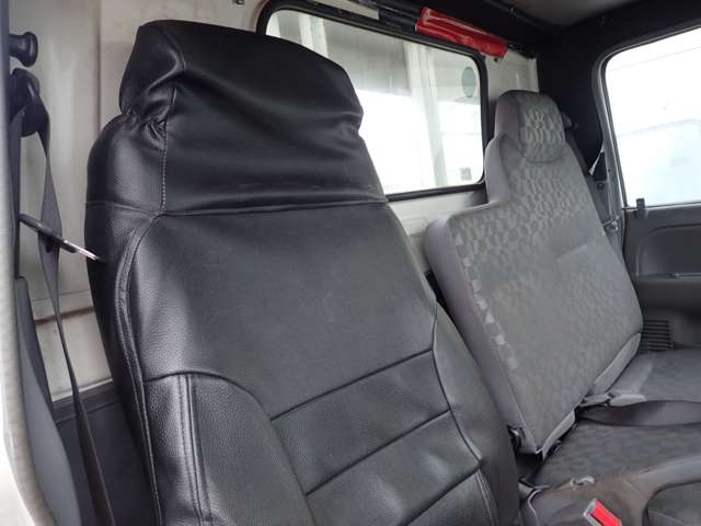Isuzu Elf 9
