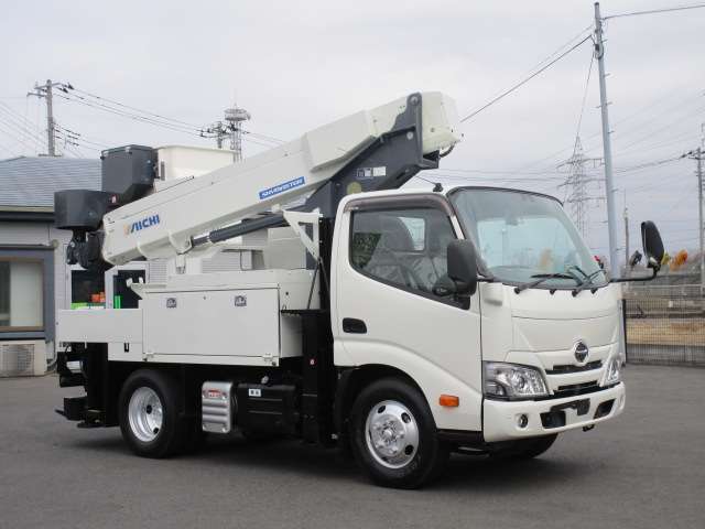 Hino Dutro 2