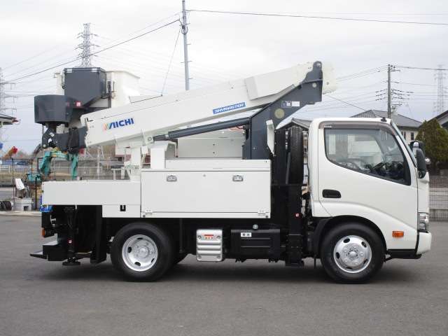 Hino Dutro 5