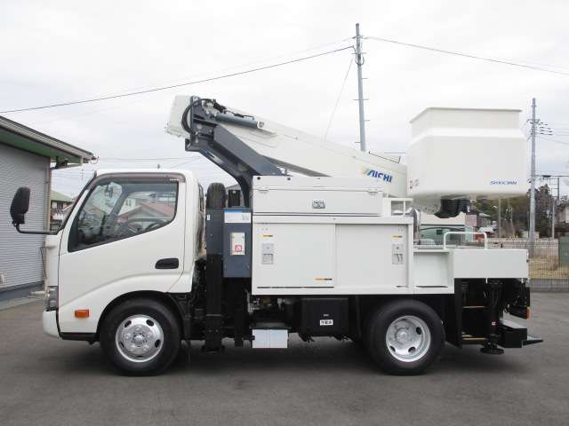 Hino Dutro 6