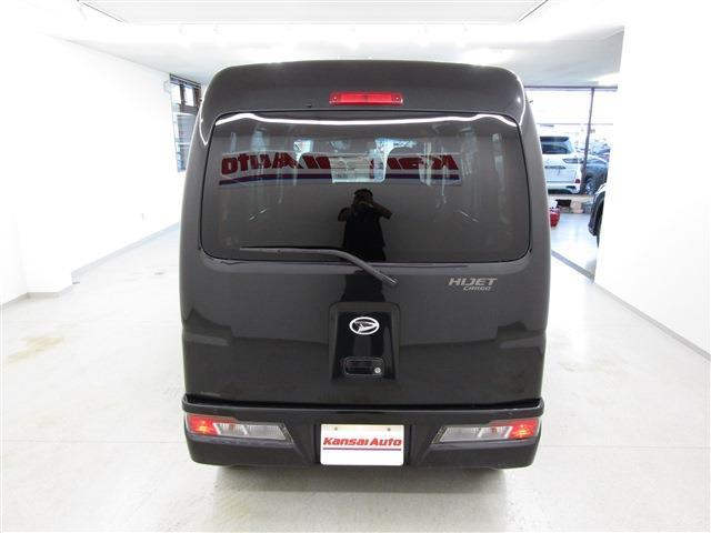 Daihatsu Hijet Cargo 6