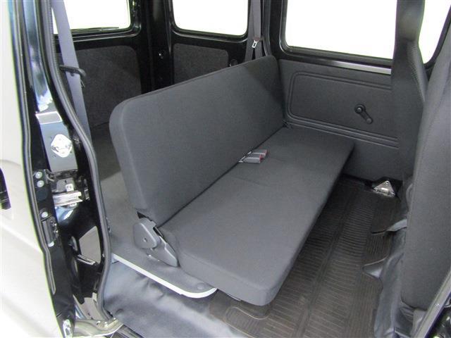 Daihatsu Hijet Cargo 8
