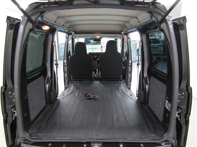 Daihatsu Hijet Cargo 10