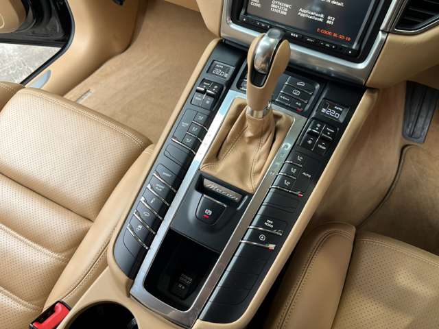 Porsche Macan 9