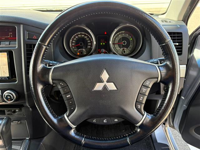 Mitsubishi Pajero 11