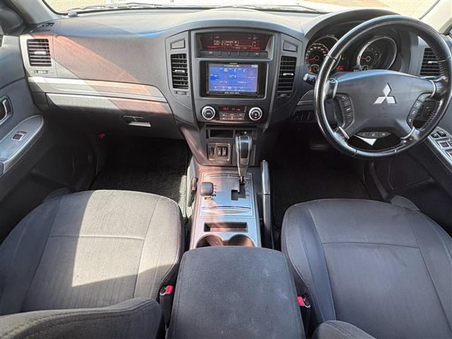 Mitsubishi Pajero 6
