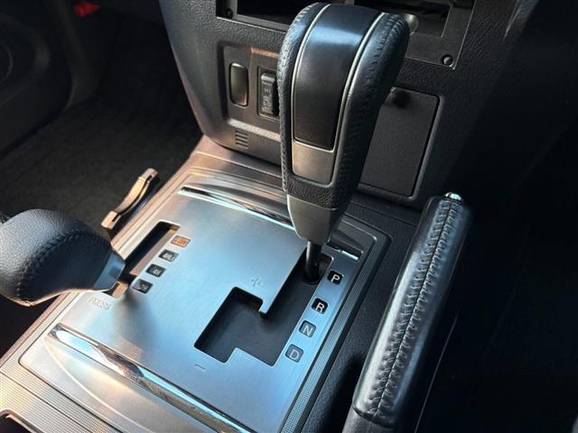 Mitsubishi Pajero 8