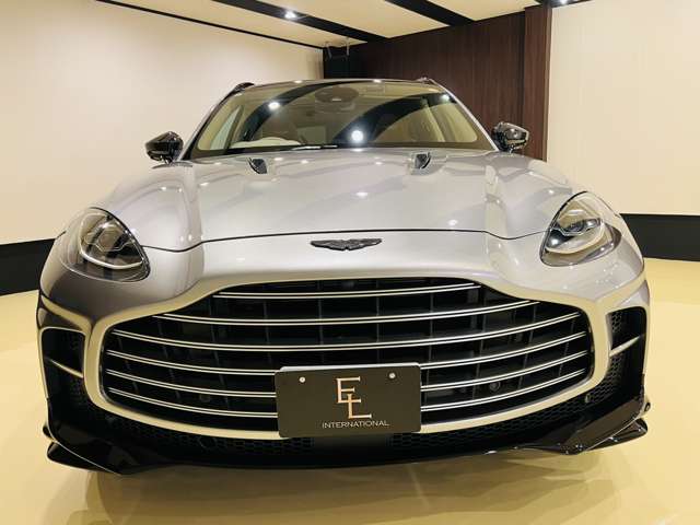 Aston Martin DBX 11