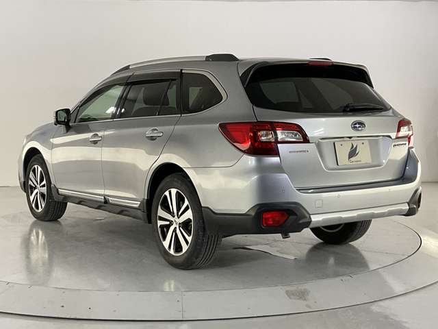 Subaru Legacy Outback 8