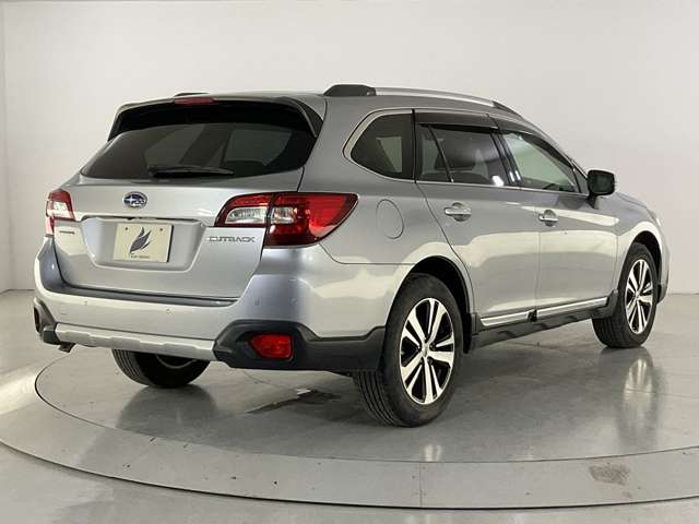 Subaru Legacy Outback 10