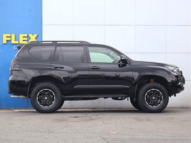 Toyota Land Cruiser Prado 6