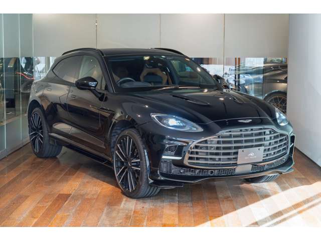 Aston Martin DBX 3