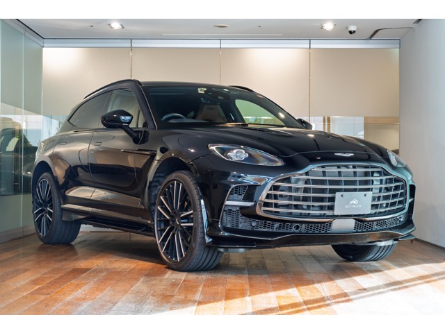 Aston Martin DBX 4