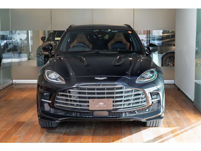 Aston Martin DBX 7