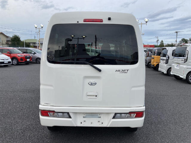 Daihatsu Hijet Cargo 9
