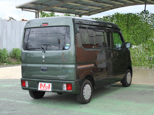 Suzuki Every 8