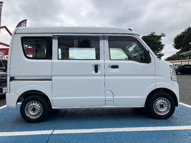 Nissan NV100 Clipper 4