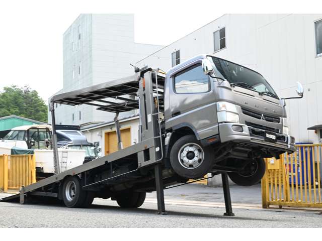 Mitsubishi Fuso Canter 9