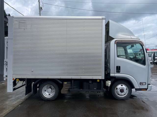 Isuzu Elf 4
