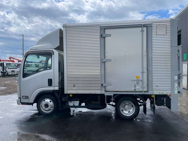 Isuzu Elf 8