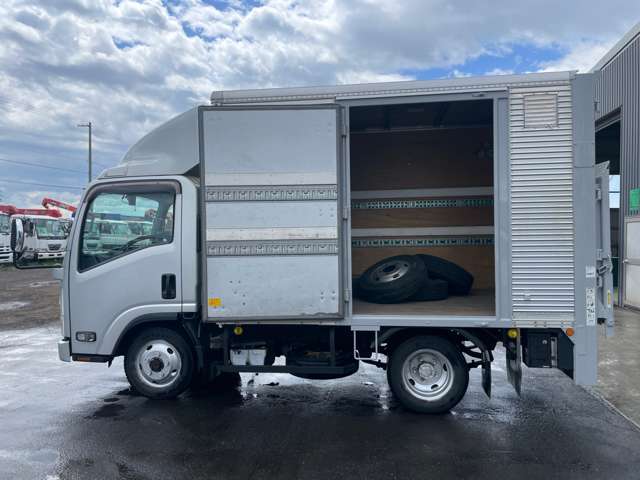 Isuzu Elf 9