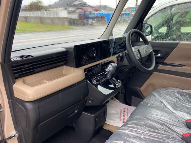 Mitsubishi Delica Mini 10