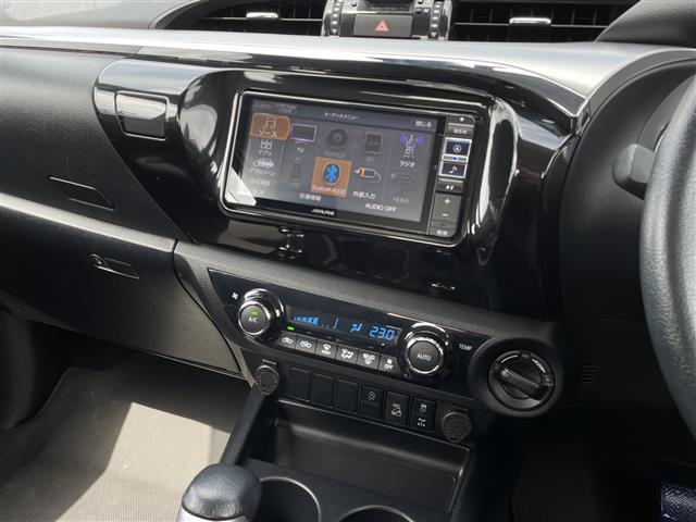 Toyota Hilux 5