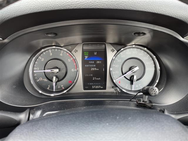 Toyota Hilux 6