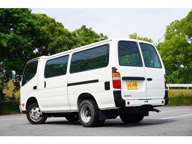 Toyota Dyna Route Van 11