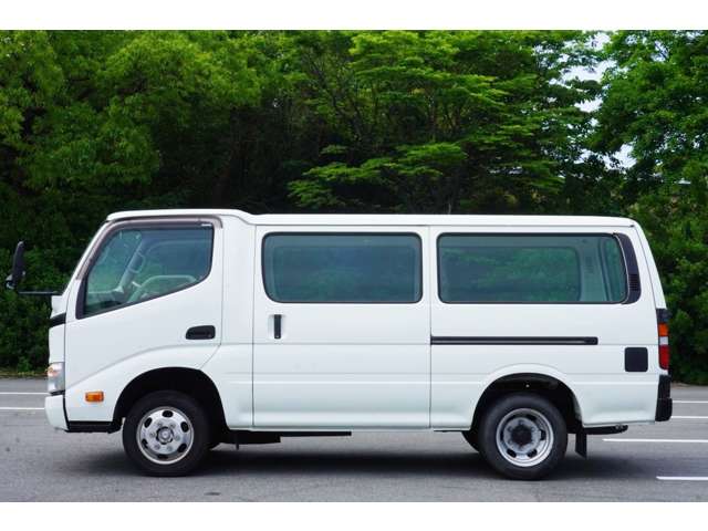 Toyota Dyna Route Van 12
