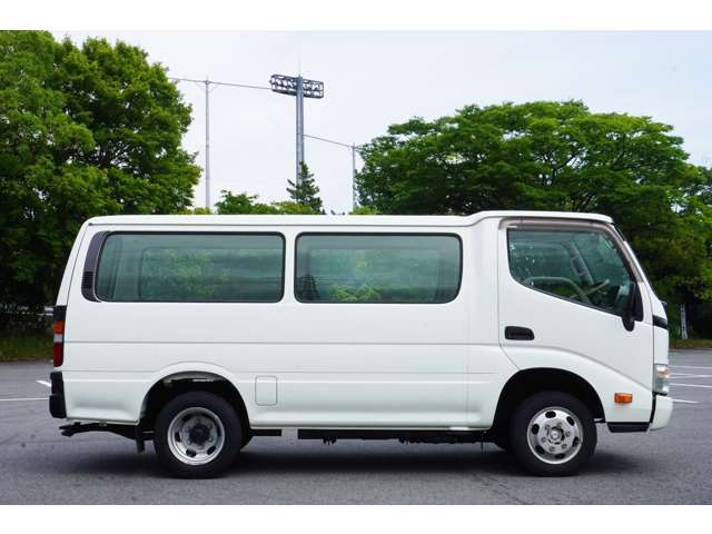 Toyota Dyna Route Van 9