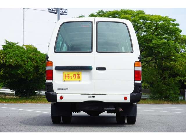 Toyota Dyna Route Van 10