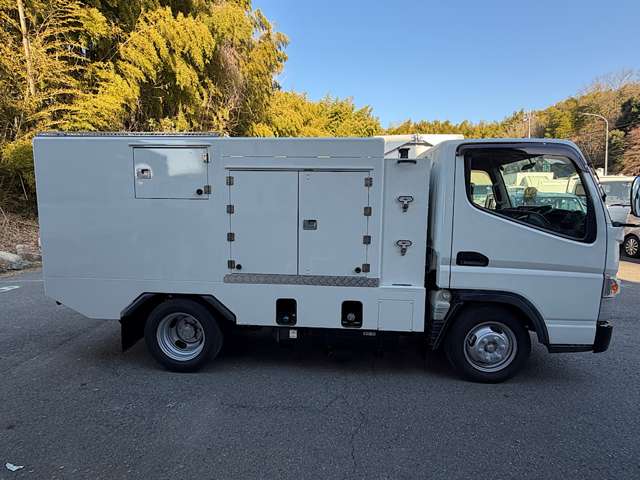 Mitsubishi Fuso Canter 4