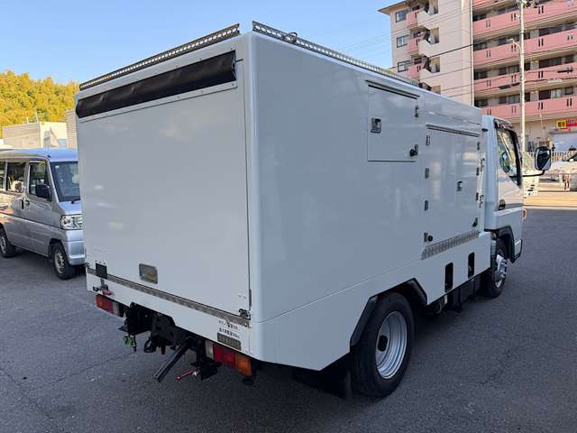 Mitsubishi Fuso Canter 8