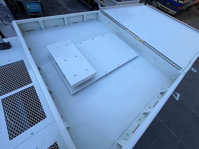 Mitsubishi Fuso Canter 10