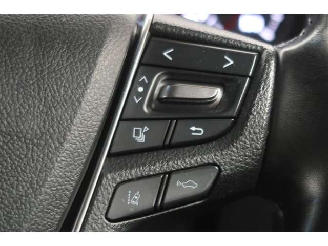 Toyota Alphard 4