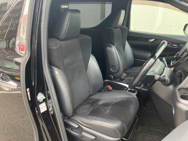 Toyota Vellfire 12