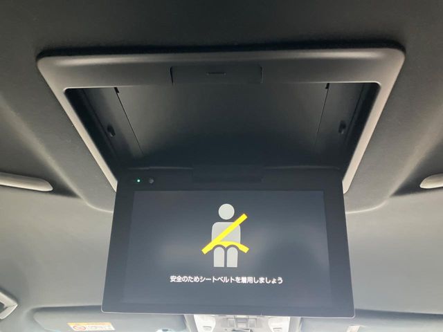 Toyota Vellfire 4