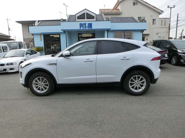 Jaguar E-Pace 9