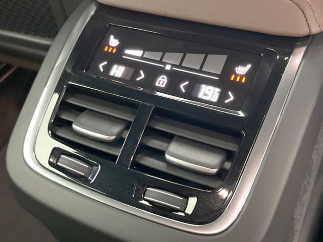 Volvo XC60 5