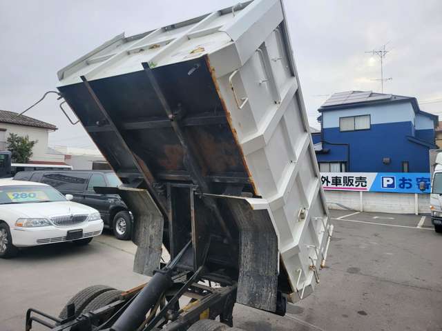 Isuzu Elf 4