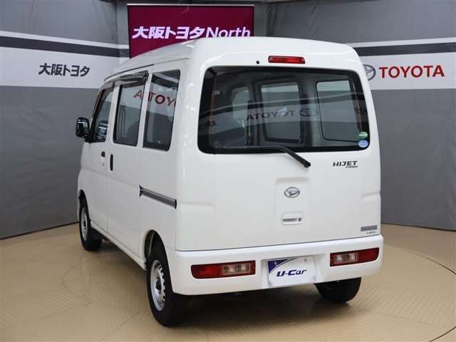 Daihatsu Hijet Cargo 4