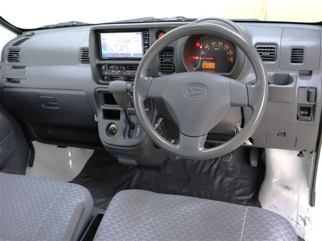 Daihatsu Hijet Cargo 5