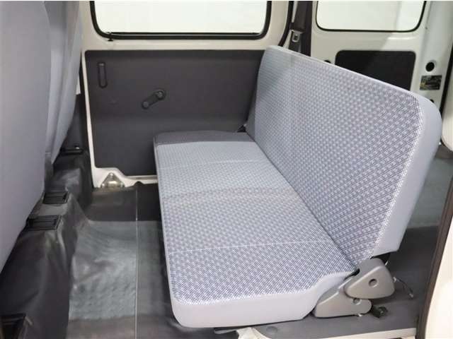 Daihatsu Hijet Cargo 10