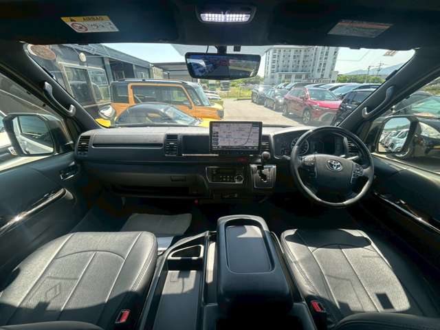 Toyota Hiace Van 2