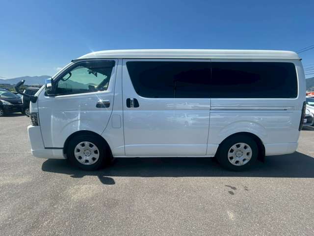Toyota Hiace Van 3