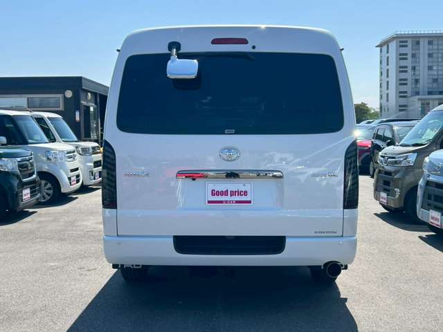Toyota Hiace Van 5