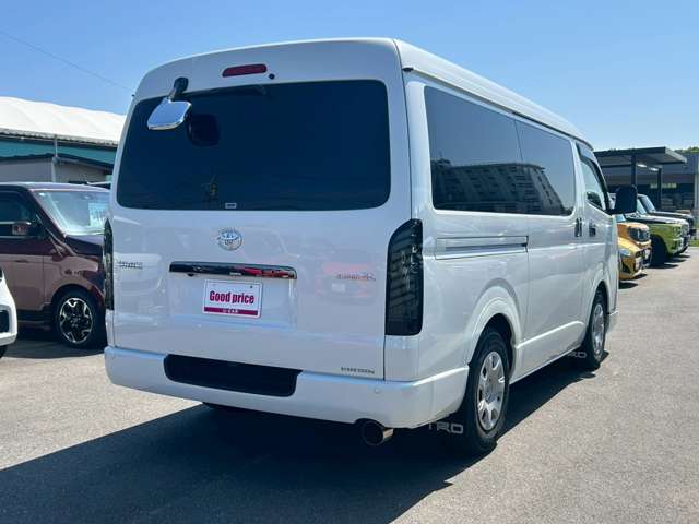 Toyota Hiace Van 6