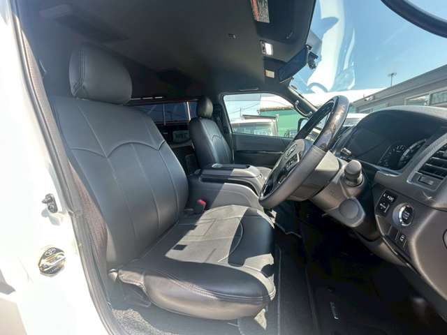 Toyota Hiace Van 10
