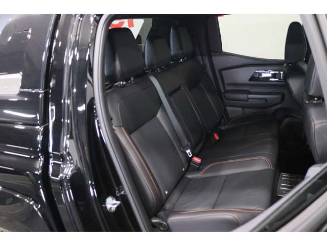 Mitsubishi Triton 11